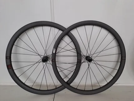 RESERVE 34/37 DT SWISS 370 SHIMANO HUB 12 SPEED Full Carbon Disc Brake Wheelset